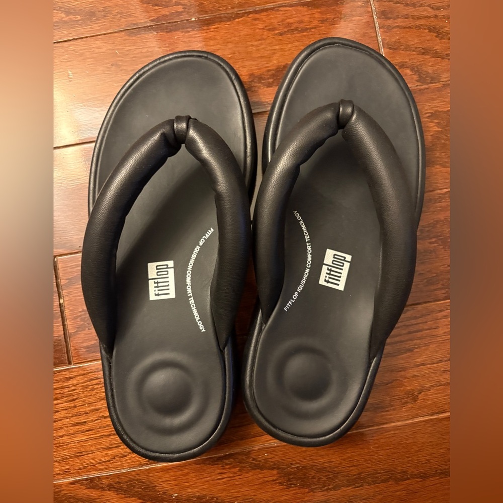 FitFlop puffy Sandals Size 7